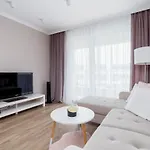דירה Modern Suitable For Remote Work With Balcony & Parking By Renters *