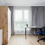 דירה Modern Suitable For Remote Work With Balcony & Parking By Renters *