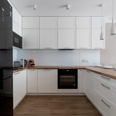 דירה Modern Suitable For Remote Work With Balcony & Parking By Renters קרקוב