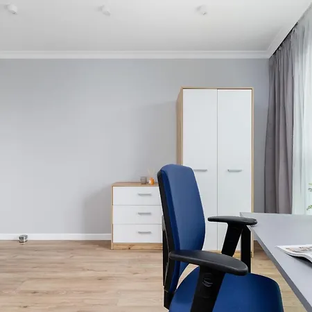 Appartement Modern Suitable For Remote Work With Balcony & Parking By Renters *