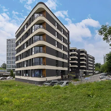 Modern Suitable For Remote Work With Balcony & Parking By Renters *