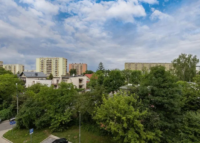 Modern Suitable For Remote Work With Balcony & Parking By Renters Апартаменты Краков