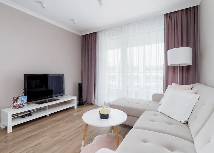 Апартаменты Modern Suitable For Remote Work With Balcony & Parking By Renters *