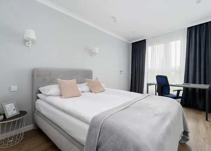 Апартаменты Modern Suitable For Remote Work With Balcony & Parking By Renters *