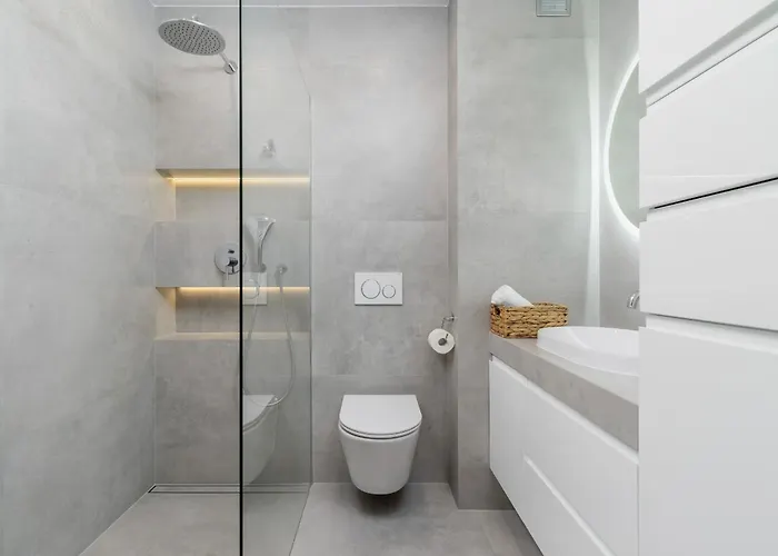 Modern Suitable For Remote Work With Balcony & Parking By Renters 아파트