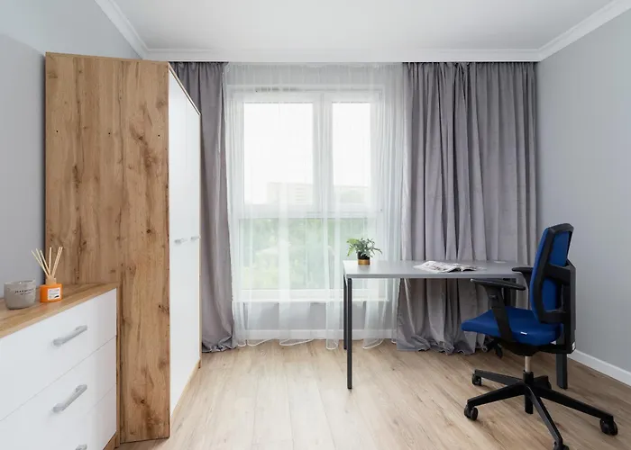 아파트 Modern Suitable For Remote Work With Balcony & Parking By Renters *