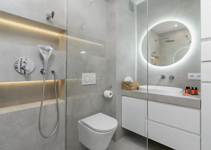 Lägenhet Modern Suitable For Remote Work With Balcony & Parking By Renters *