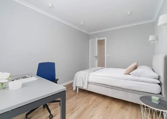 Lägenhet Modern Suitable For Remote Work With Balcony & Parking By Renters *