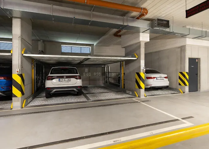 Modern Suitable For Remote Work With Balcony & Parking By Renters Lägenhet *