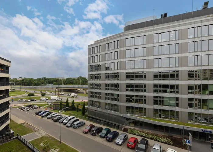 Lägenhet Modern Suitable For Remote Work With Balcony & Parking By Renters *